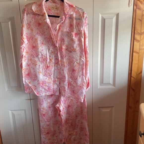 Papinelle NWT 2-piece set Butterfly Silk Blend Long Sleeve Tie Waist Pajamas Set - Picture 8 of 13